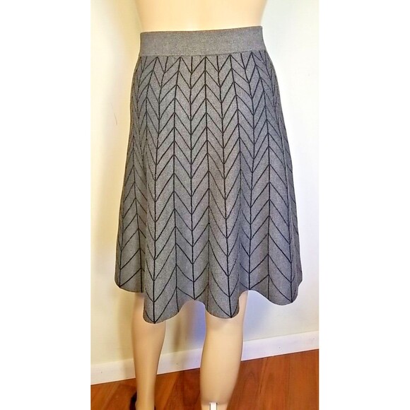 Max Studio Gray Soft Rayon Stretch Waist Skirt Womens Medium         T37 - Picture 1 of 8